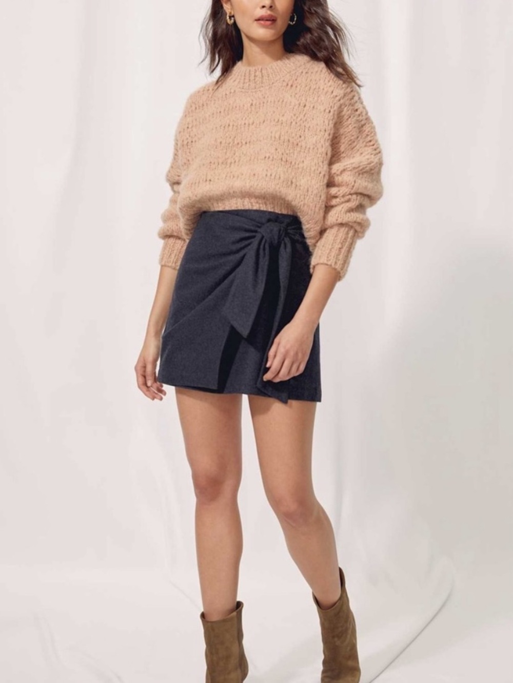 Aritzia Wilfred Dorine Tie-Front Mini Skirt in charcoal grey